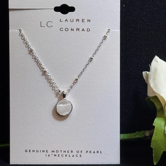LC Lauren Conrad Silver Tone Mother of Pearl Pendant Necklace 16in - Picture 2 of 4